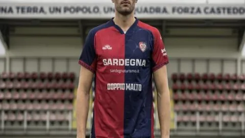 無梅西巴薩後防更堅固，教頭直言不諱